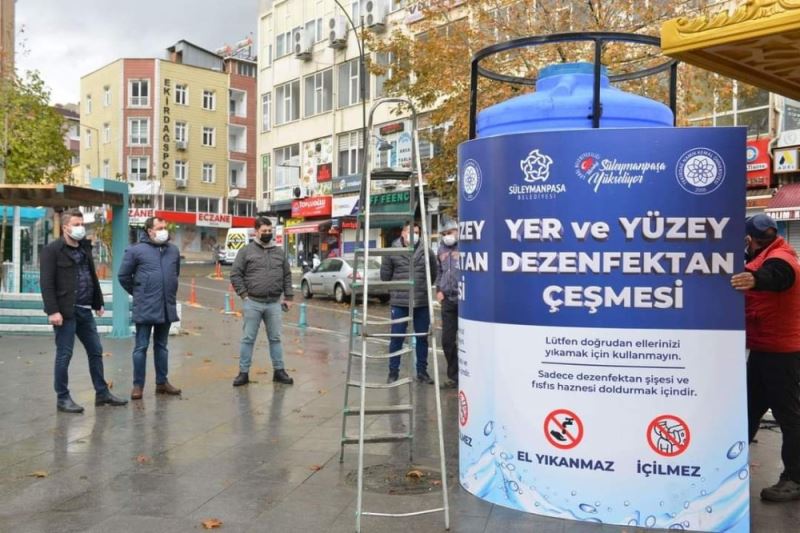 Sokaklarda dev dezenfektan çeşmeleri
