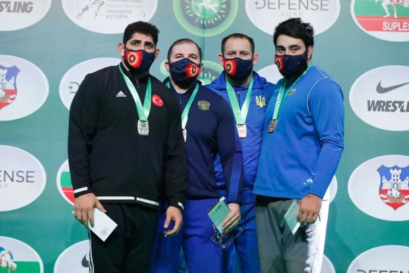 Dünya Kupası’nda millilerden grekoromen stilde 4 madalya
