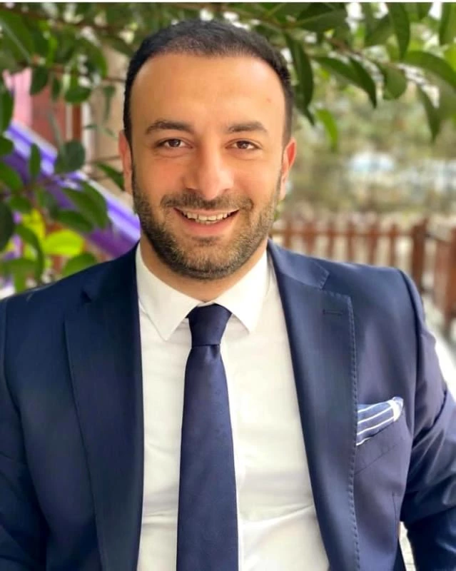 ELAZIĞLI İŞ ADAMI, ÖĞRENCİLERE DESTEK İÇİN 100 ADET TABLET BAĞIŞLADI