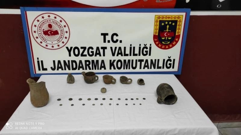 Yozgat’ta farklı dönemlere ait 30 parça tarihi eser ele geçirildi
