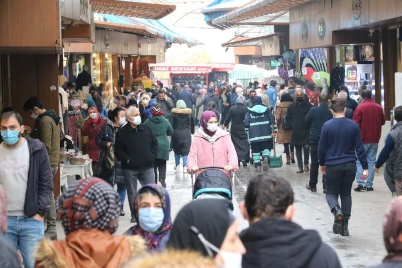 Vakaların düştüğü Gaziantep’te çarşıdaki görüntü korkuttu

