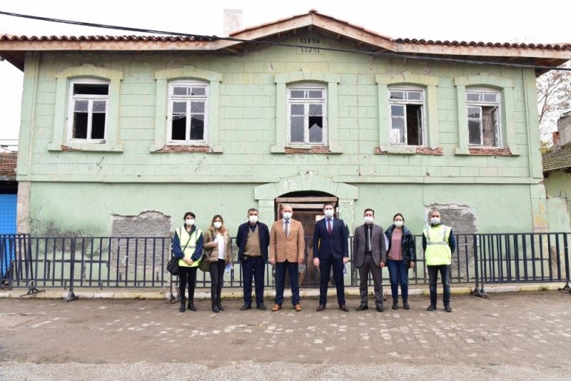 Salihli’dekiAtatürk Evi restorasyonu başladı
