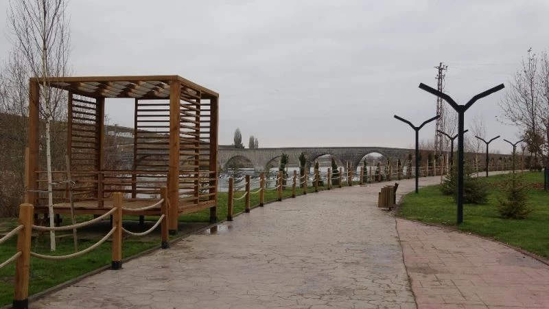 Tarihi Murat Köprüsü devlet yatırımıyla turizme kazandırılıyor
