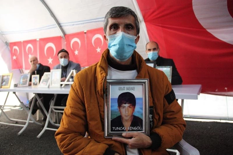 HDP önünde evlat nöbetini sürdüren baba Şevket Bingöl: 