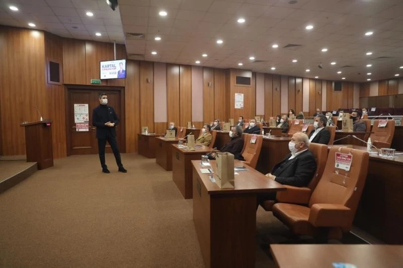 Başkan Gökhan Yüksel dernek yöneticileri ile bir araya geldi, 500 günlük yolculuğunu paylaştı
