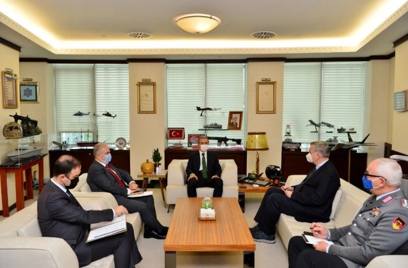 Savunma Sanayii Başkanı Demir, Almanya Büyükelçisi Schulz ve Ateşe Jordan ile görüştü
