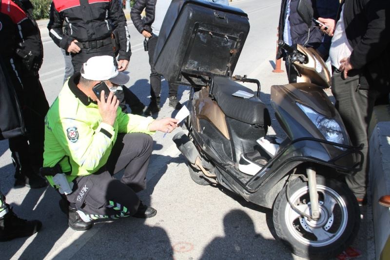 Kamyonete ait plakayla adliyeye geldi, yasak yere park edip polisi alarma geçirdi
