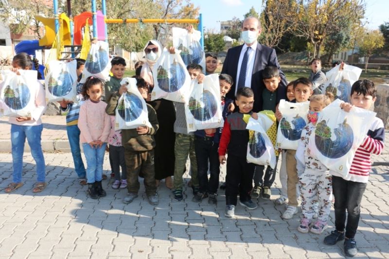 İstanbul’dan Akçakale’deki çocuklara temizlik seti desteği
