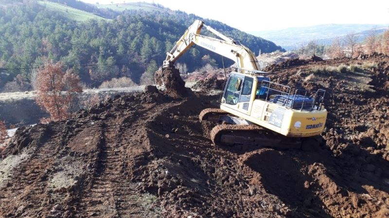 Fundacık’ta hayvan içme suyu göleti temizleniyor
