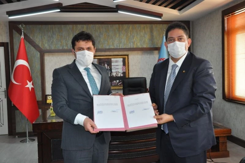 Erzurum Ticaret Borsası’ndan ihtiyaçlı çocuklara tablet desteği
