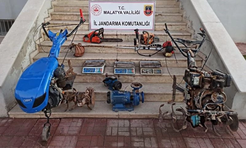 Tarım makinaları hırsızları yakayı ele verdi
