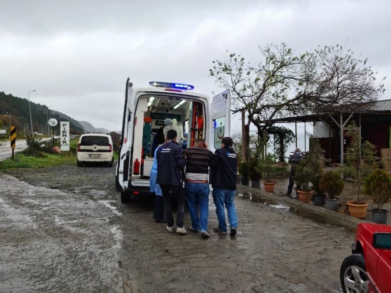 Alaplı’da tırla otomobil çarpışt: 1 yaralı
