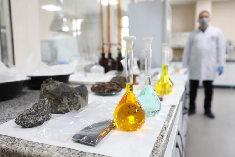 Dokuz Eylül’den maden analizleri için yerli referans malzeme
