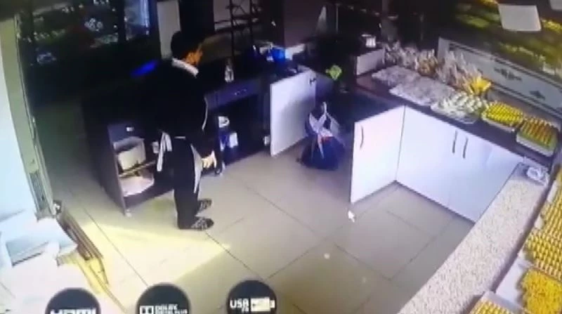 Kavgadan korkup dolaba saklandılar
