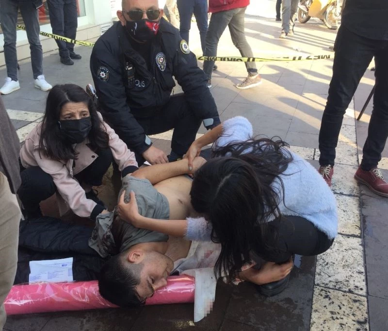 Sağlıkçıların hayatta tuttuğu kardeşleri bıçaklayan iki zanlı tutuklandı
