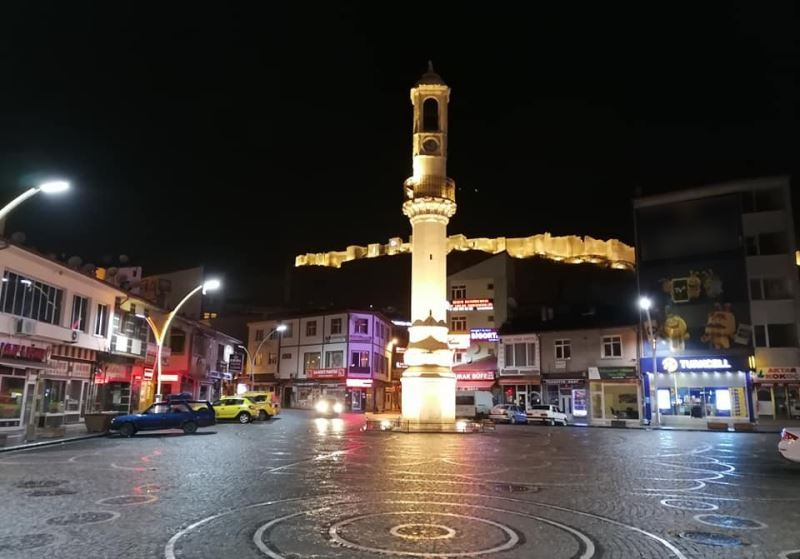 Bayburt’ta kamu çalışanlarının mesai saatleri 10.00-16.00 olarak belirlendi
