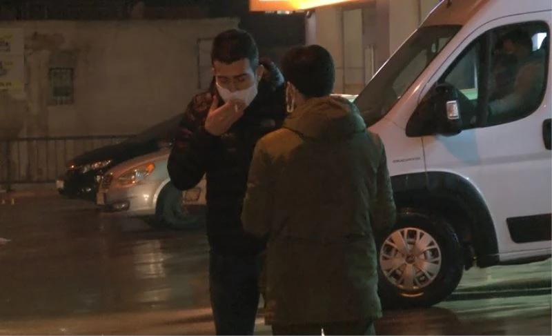 212 promil ile kısıtlamayı deldi, cezalar katlanınca efkardan maskeyi çıkarmadan sigara içmeye kalktı
