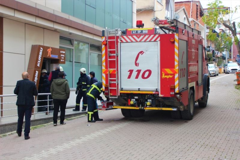 İş hanının elektrik panosunda çıkan yangın korkuttu
