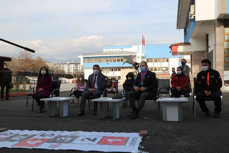 Hediye Karavanı’nın durağı Tunceli oldu
