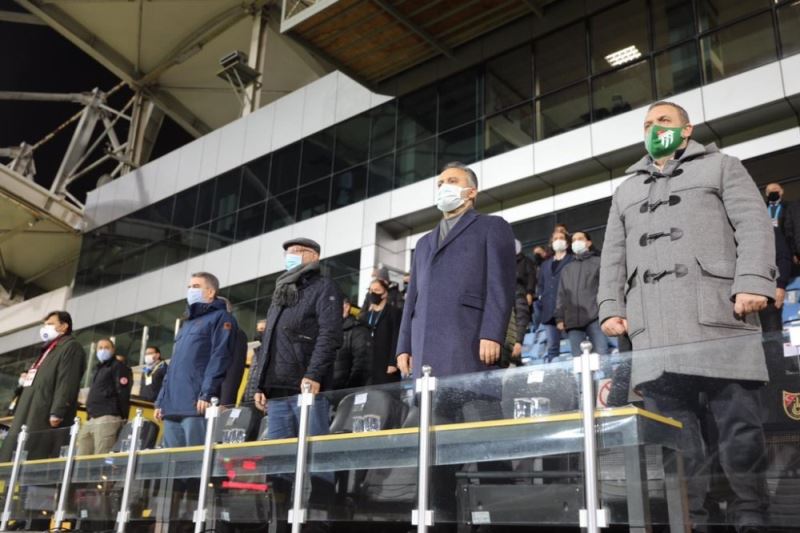 Büyükşehir Belediye Başkanı Aktaş’tan Bursasporlu futbolculara övgü

