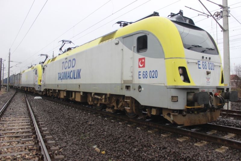 Çin’e gidecek 42 vagon ve 42 konteynerlik ihracat treni Kocaeli’ye uğradı
