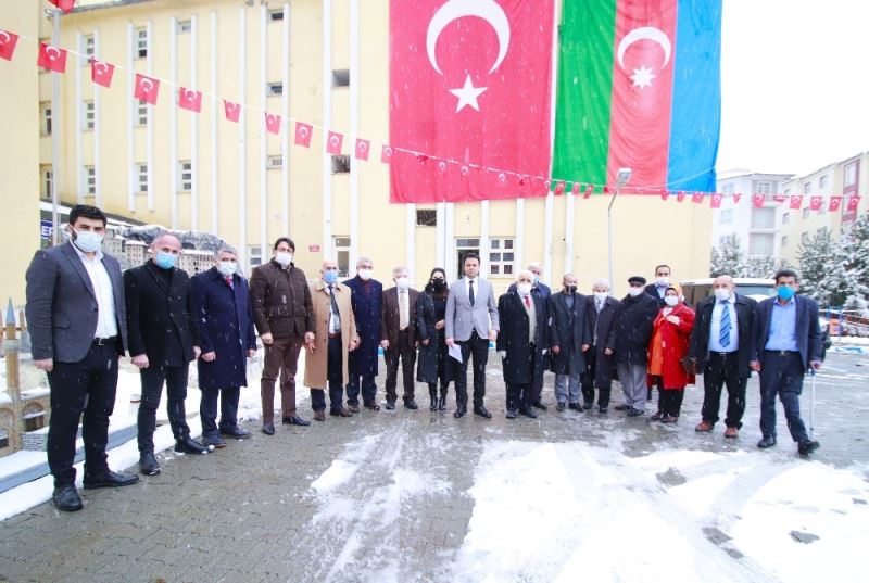 AK Parti Belediye Meclisi üyeleri, Savcı Sayan’a yönelik tehdit ve hakarete tepki gösterdi
