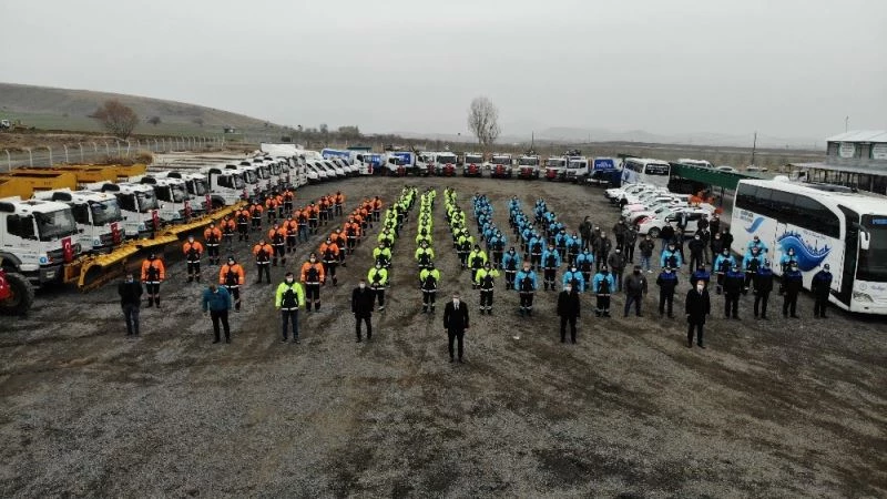 Pursaklar Belediyesi güçlenen araç filosu ile kışa hazır
