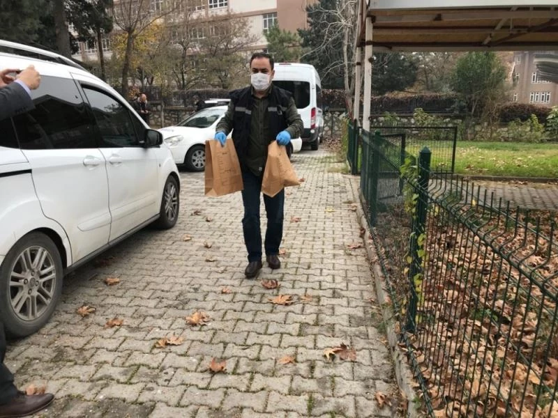 Çöp konteynerinden tabanca çıktı
