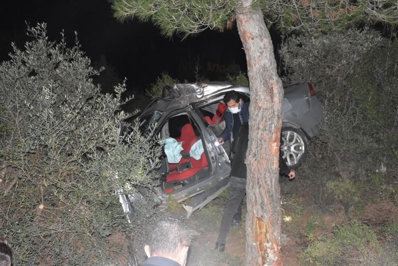 Kısıtlamada sokağa çıktılar, polisin ’dur’ ihtarına uymayınca kaza yaptılar
