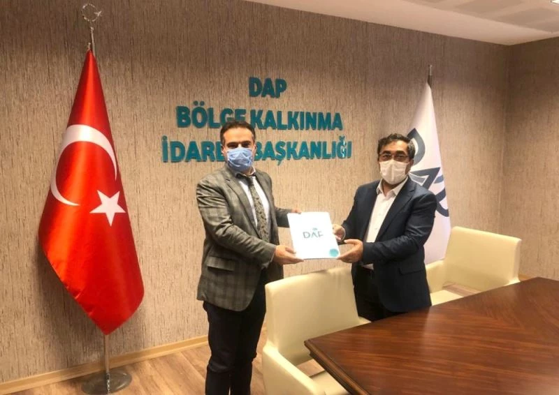 Meradaki hayvanlar için gölgelik ve sıvat yapılacak
