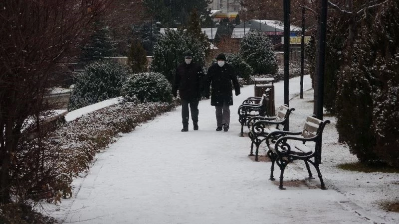 Sivas beyaz gelinliği giydi
