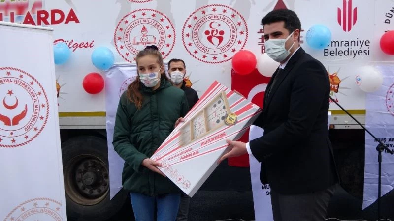 ‘Hediye Karavanı’nın 5’inci durağı Muş oldu
