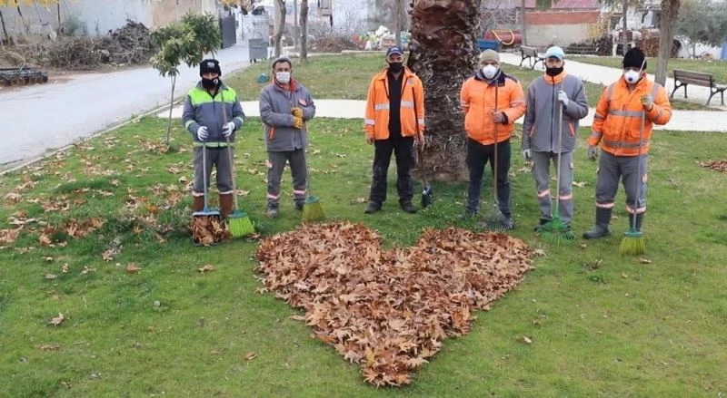 Alaşehir’de belediye işçilerinden kalpli mesaj
