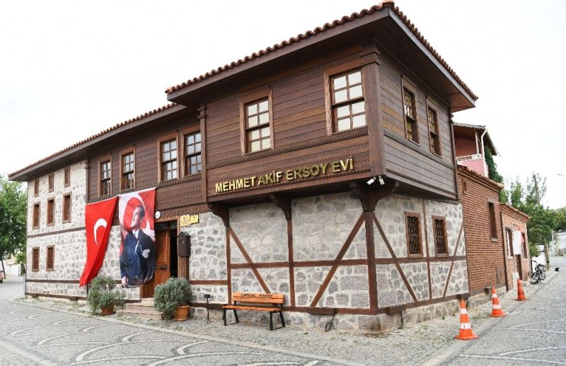 AK Partili Turan: “Mehmet Akif Ersoy’un fikirleri istikamet çizmeye devam ediyor”

