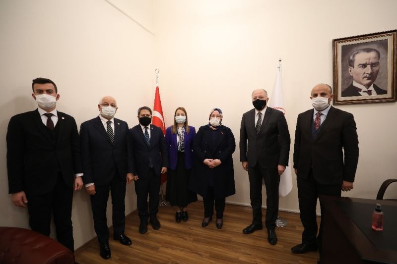 Gaziantep milletvekillerinden Bakan Selçuk’a yatırım ziyareti
