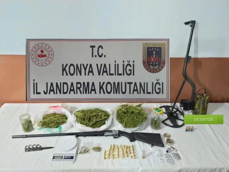 Konya’da 848 gram esrar ele geçirildi
