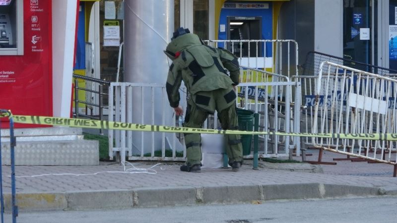 PTT Başmüdürlüğü önünde bomba paniği
