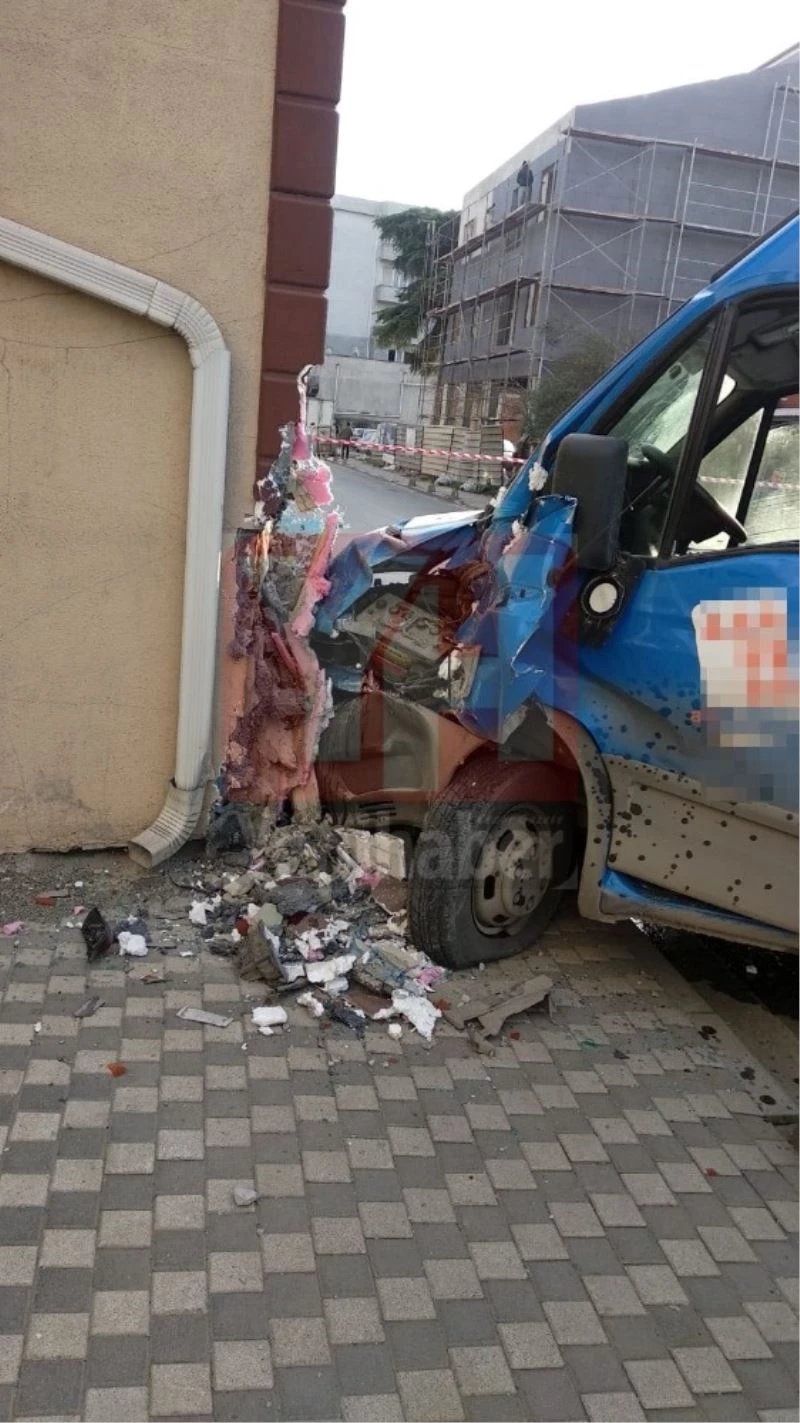 Önce mantar taşa sonra evin duvarına çarptı: 2 yaralı
