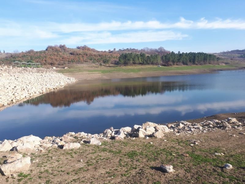 Mustafakemalpaşa’da göletteki kuraklık tedirgin ediyor
