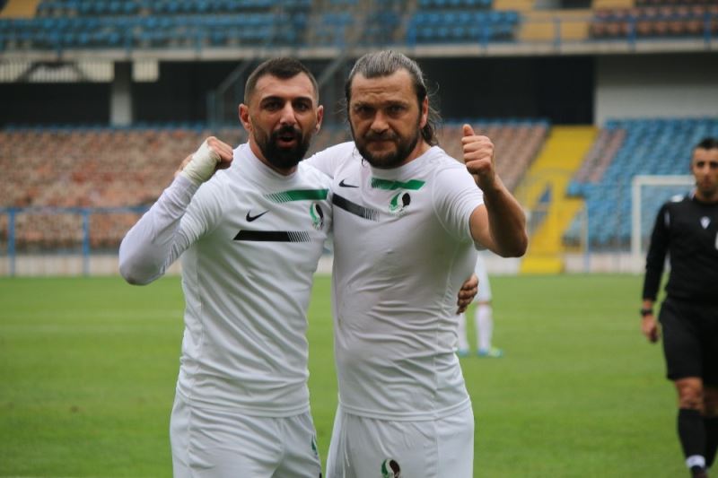 Sakaryaspor’un gol yükünü iki isim sırtladı
