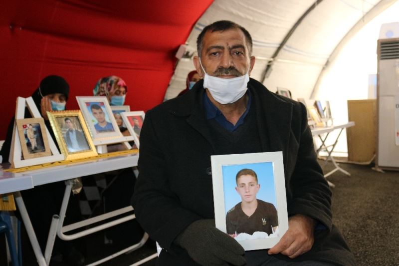 HDP önünde evlat nöbeti tutan acılı baba Gökkuş: 