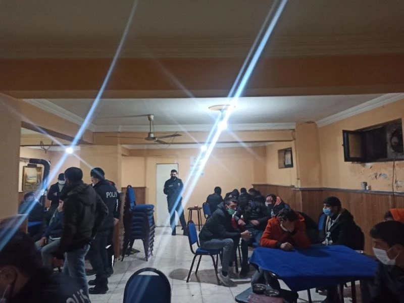 Kahvede okey oynarken yakalandılar, 31 bin 950 lira ceza yediler
