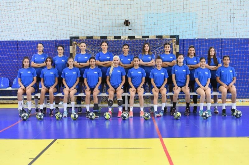 Mavi Kelebekler, ilk maçtan galip ayrıldı
