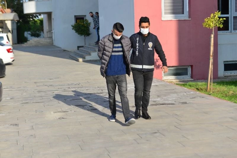 Elektronik kelepçeli şahıs, ruhsatsız tabanca alırken vurularak öldü
