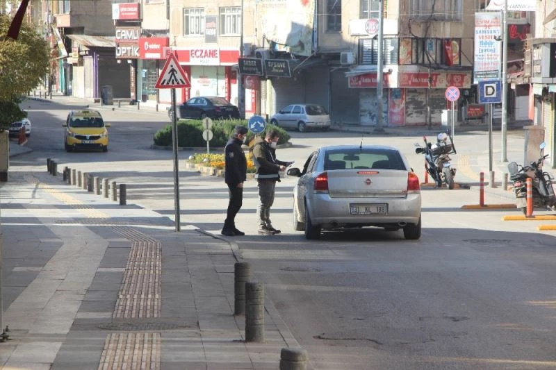 Sınır kenti Kilis sokağa çıkma kısıtlamasına uyuyor
