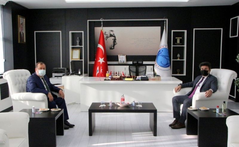 Başkan Ramazan Rektör Karacoşkun’la bir araya geldi
