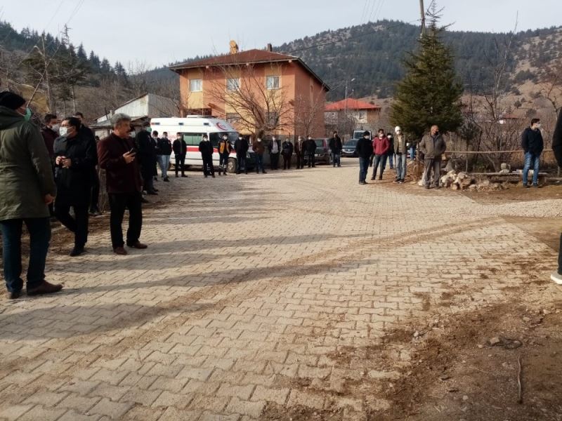 Çığ altında kalan askerden acı haber geldi
