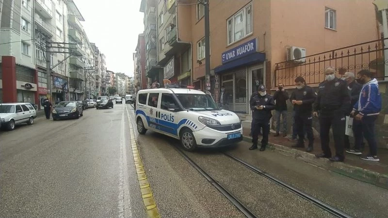 Bursa’da anonsa giden polis ekipleri kaza yaptı
