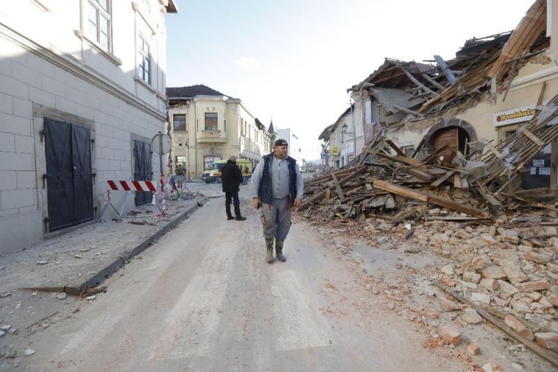 Hırvatistan’daki depremde can kaybı 5’e yükseldi
