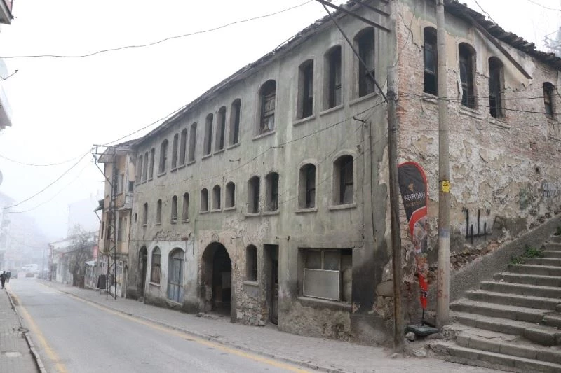 Yıkılmaktan kurtulan 200 yıllık tarihi Katırcılar Hanı butik otel ve müze olacak
